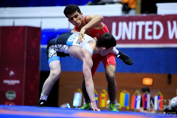 Azerbaijani wrestlers qualify for European Championship final 